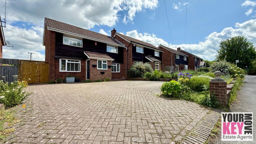 Canterbury Road, Etchinghill, Folkestone, Kent CT18 8BS